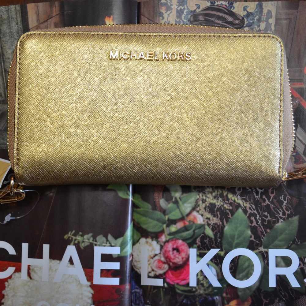 NWT Michael Kors  Large Wallet/ Phone Wristlet